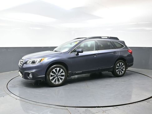 Used 2016 Subaru Outback 2.5i Limited AWD/4WD image 2