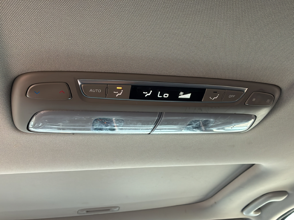 Used 2022 Kia Telluride S FWD image 26