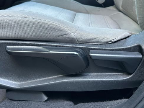 Used 2019 Honda CR-V LX image 22