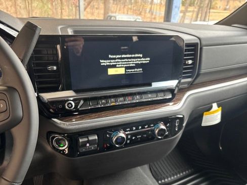 New 2025 GMC Sierra 1500 Elevation image 22
