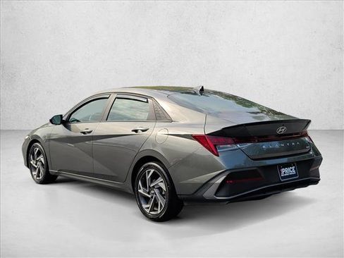 Used 2025 Hyundai Elantra SEL FWD image 7