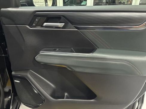 Used 2024 GMC Acadia AT4 w/ Luxury Package image 34