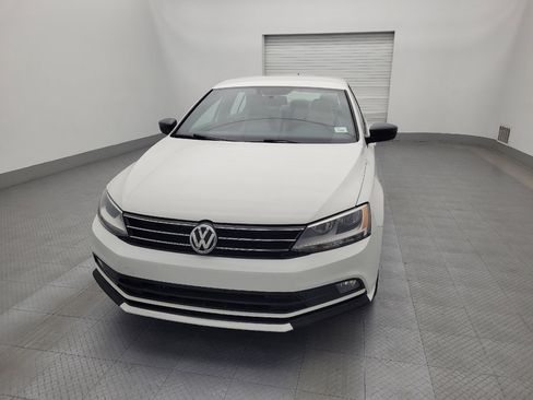Used 2016 Volkswagen Jetta Sport image 15
