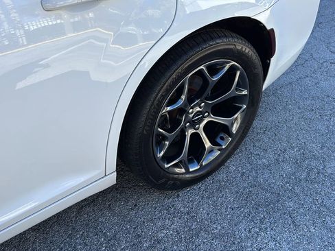 Used 2018 Chrysler 300 S image 35