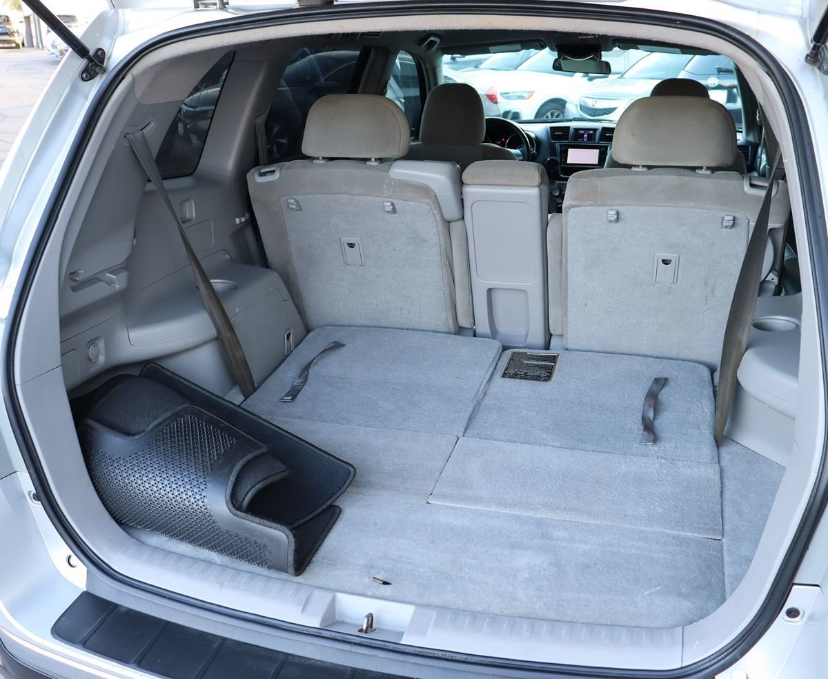 Used 2013 Toyota Highlander Plus FWD image 24