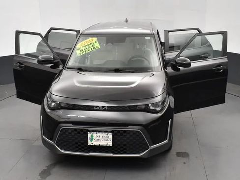 Used 2023 Kia Soul LX w/ LX Technology Package FWD image 10