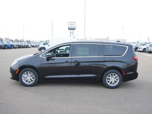 New 2026 Chrysler Voyager LX image 2