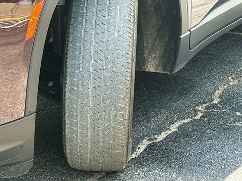 Used 2023 Chevrolet Traverse LT image 25