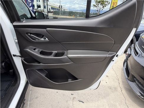 Used 2020 Chevrolet Traverse LS FWD image 25