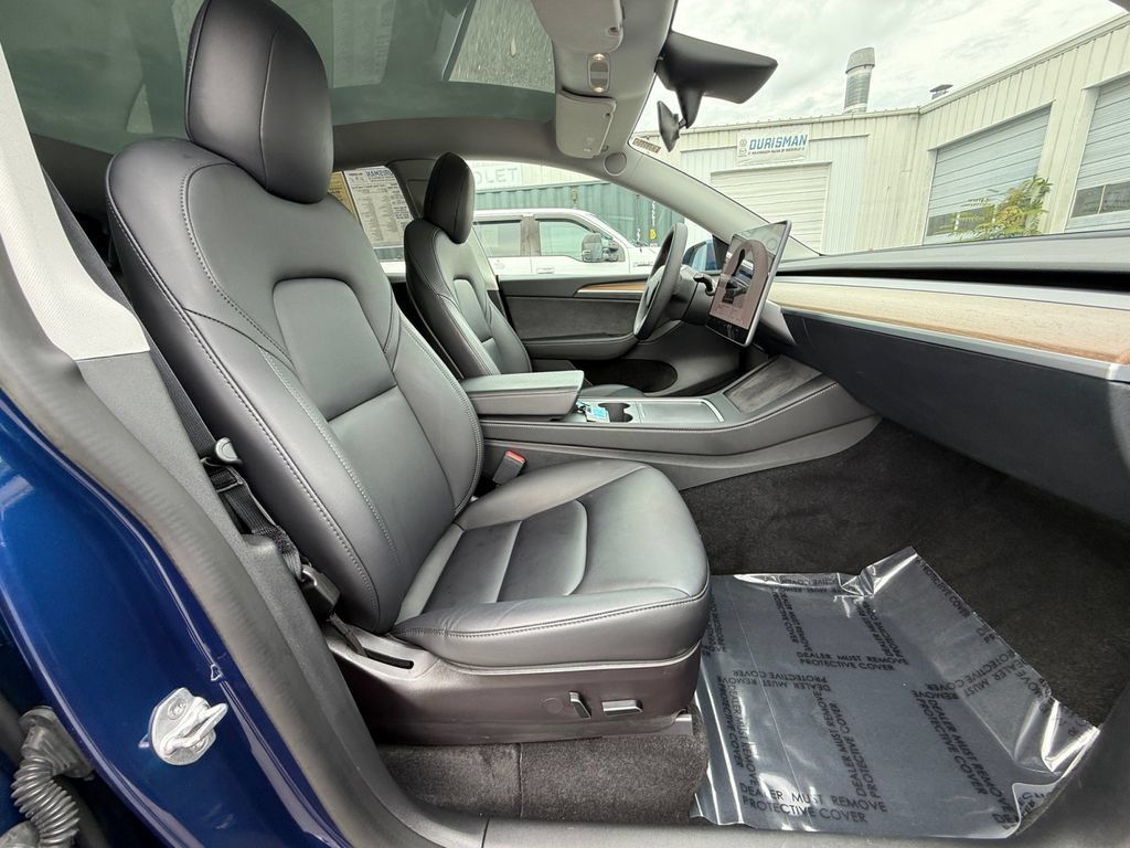 Used 2023 Tesla Model Y Long Range AWD/4WD image 24