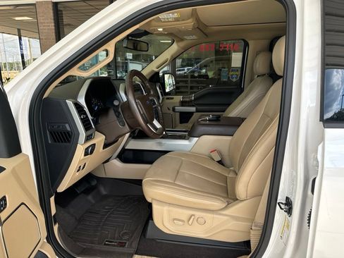 Used 2018 Ford F150 Lariat w/ Equipment Group 502A Luxury AWD/4WD image 8