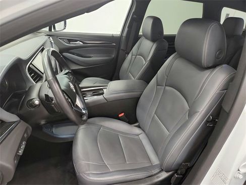 Used 2024 Buick Enclave Premium image 18