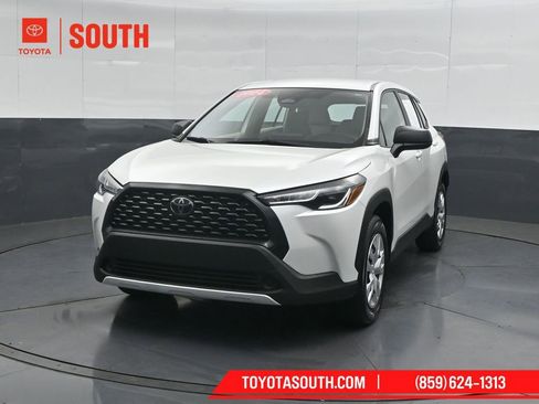 Used 2024 Toyota Corolla Cross L AWD/4WD image 6