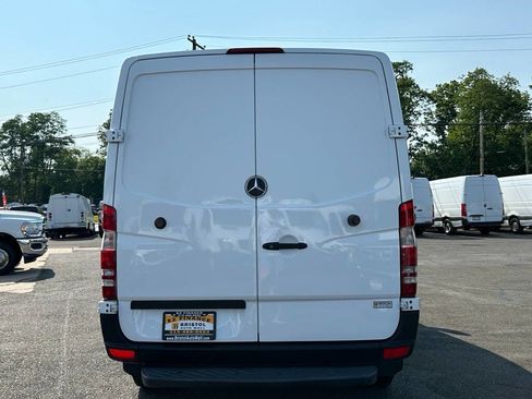 Used 2014 Mercedes-Benz Sprinter 2500 image 4