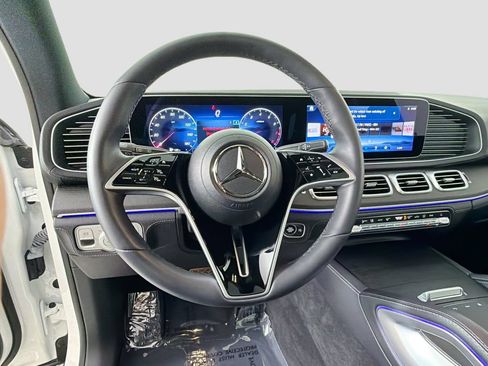 Used 2024 Mercedes-Benz GLE 350 4MATIC image 11