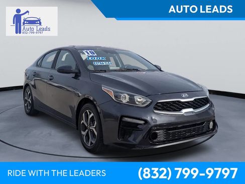 Used 2019 Kia Forte LXS image 1