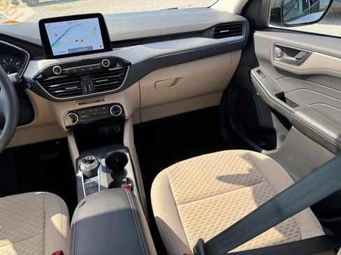 Used 2022 Ford Escape SE image 16