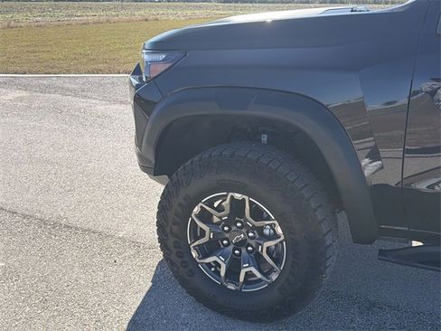 Certified 2024 Chevrolet Colorado ZR2 w/ ZR2 Convenience Package III image 32
