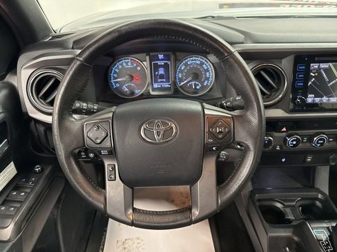 Used 2017 Toyota Tacoma TRD Off-Road image 24