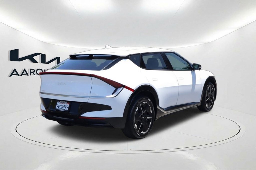 Used 2025 Kia EV6 Wind RWD image 4