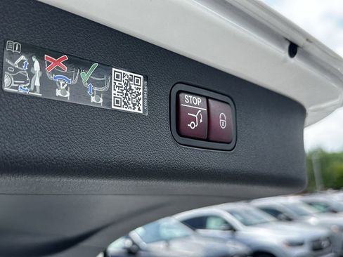 Certified 2025 Mercedes-Benz E 450 4MATIC All-Terrain Wagon image 22