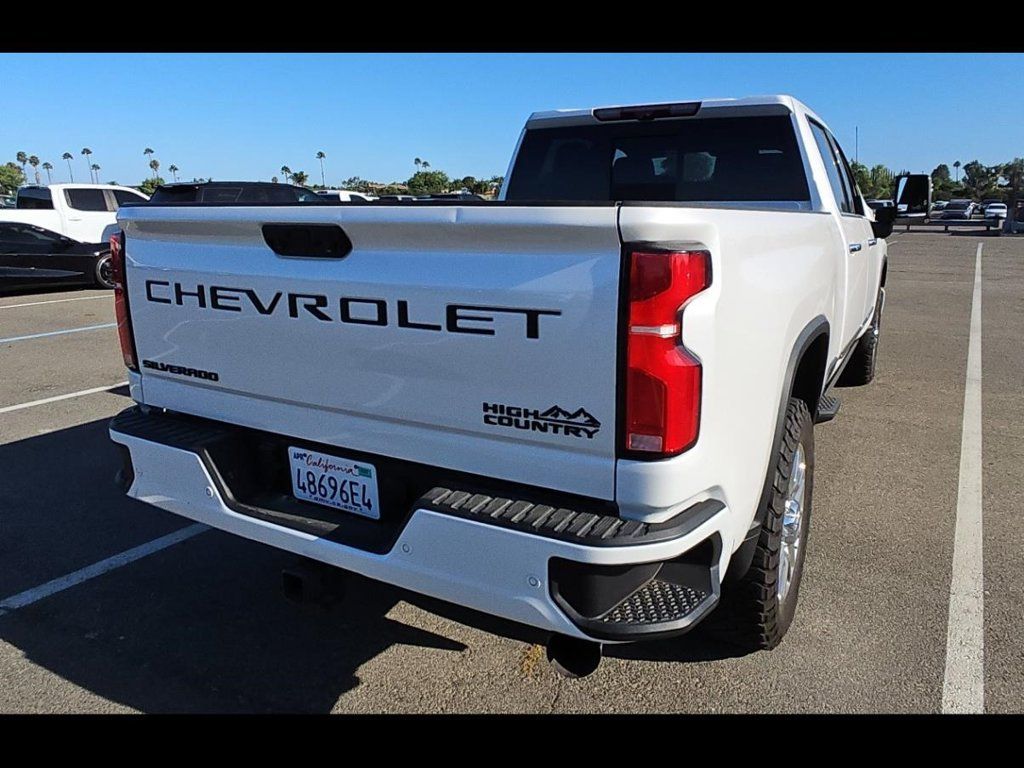 Used 2024 Chevrolet Silverado 3500 High Country w/ High Country Premium Package AWD/4WD image 9