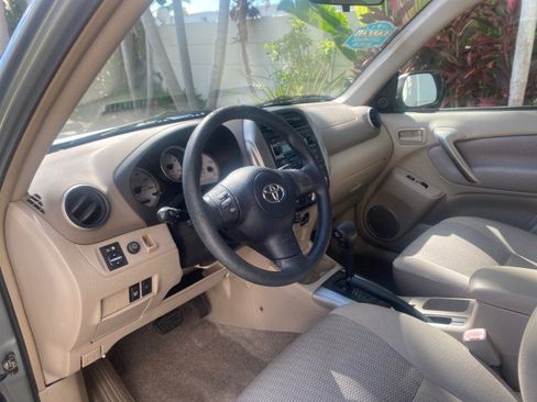 Used 2005 Toyota RAV4 2WD image 38