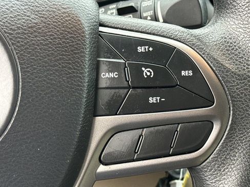 Used 2020 Jeep Cherokee Latitude image 23