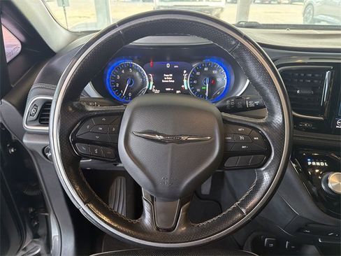 Used 2020 Chrysler Pacifica Limited w/ S Appearance Package image 36