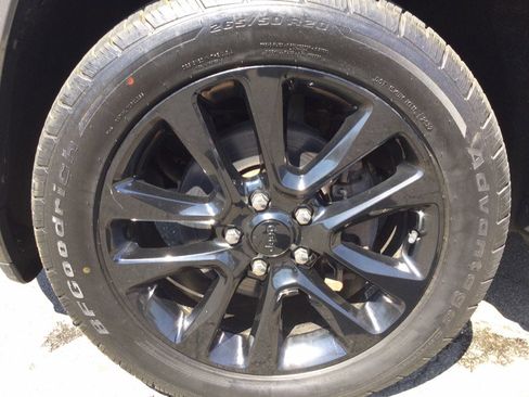 Used 2018 Jeep Grand Cherokee Altitude AWD/4WD image 43