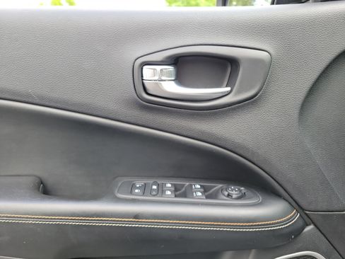 Used 2019 Jeep Compass Sport image 17