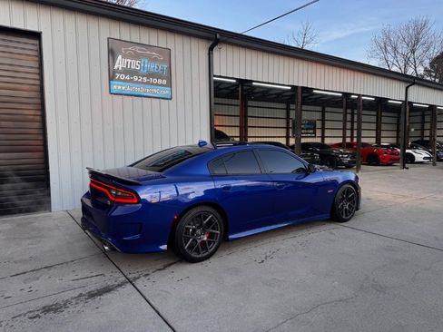 Used 2019 Dodge Charger Scat Pack w/ Technology Group image 11
