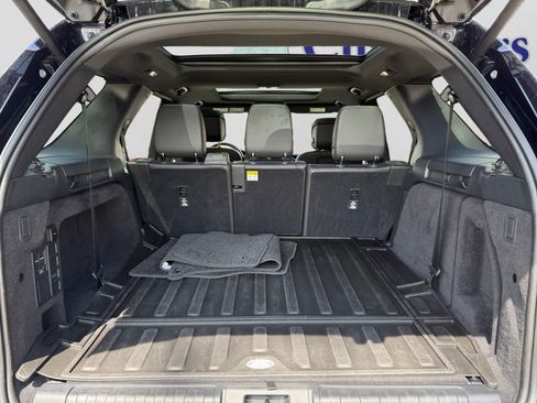 Used 2025 Land Rover Discovery S AWD/4WD image 7