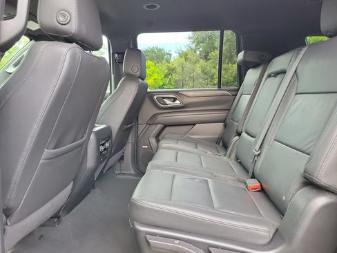 Used 2024 Chevrolet Suburban LT AWD/4WD image 16