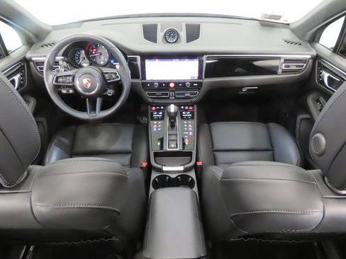 Certified 2026 Porsche Macan AWD/4WD image 14