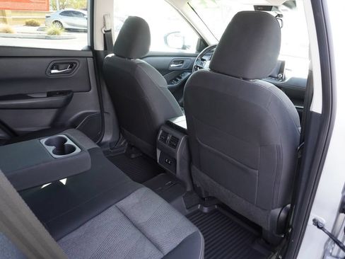 Certified 2025 Nissan Rogue SV AWD/4WD image 10