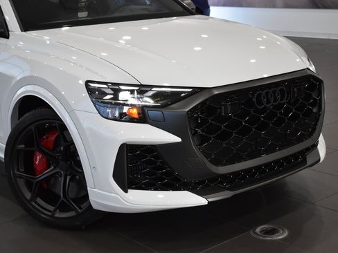 New 2026 Audi RS Q8 performance image 3