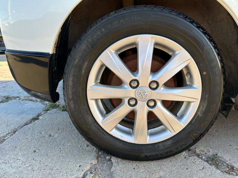 Used 2017 Toyota Prius C Two FWD image 9