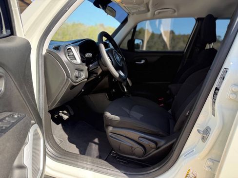 Used 2020 Jeep Renegade Sport image 19