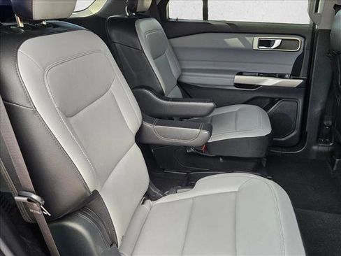 Used 2021 Ford Explorer XLT w/ Equipment Group 202A image 19