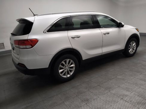 Used 2017 Kia Sorento FWD image 10