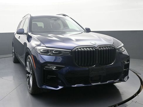 Used 2022 BMW X7 xDrive40i w/ M Sport Package AWD/4WD image 2