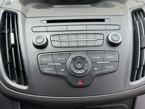 Used 2017 Ford Escape SE w/ SE Cold Weather Package FWD image 28