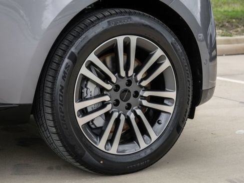 New 2026 Land Rover Range Rover Long Wheelbase SE AWD/4WD image 76