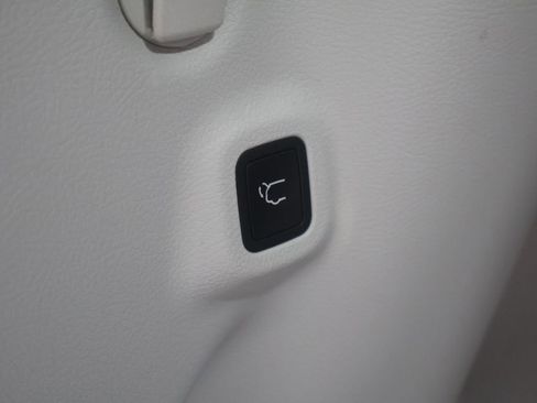 Used 2019 Jeep Compass Limited image 21