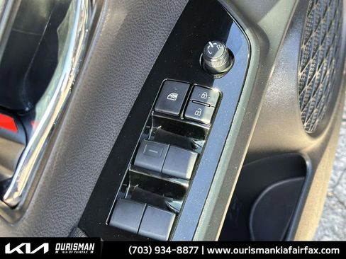 Used 2022 Toyota Prius XLE image 14