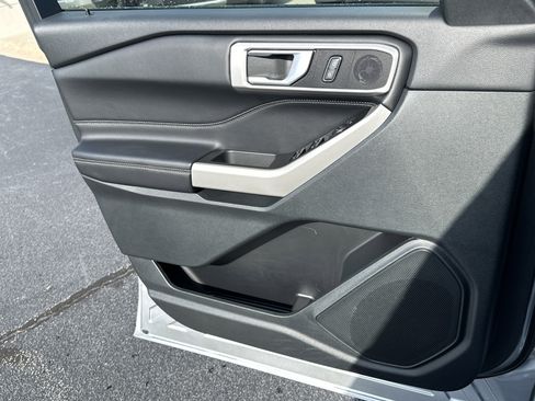 Used 2024 Ford Explorer XLT w/ Equipment Group 202A image 18