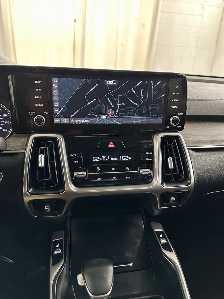 Used 2022 Kia Sorento S w/ Panoramic Sunroof Package AWD/4WD image 21