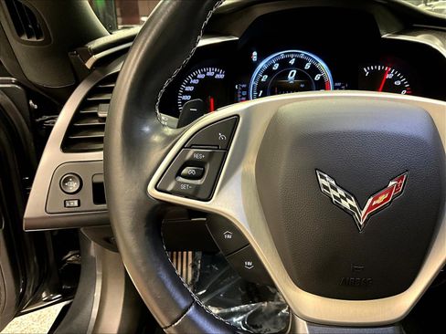 Used 2017 Chevrolet Corvette Stingray Coupe w/ 1LT RWD image 7
