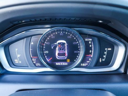 Used 2016 Volvo XC60 T6 Platinum w/ Climate Package image 15